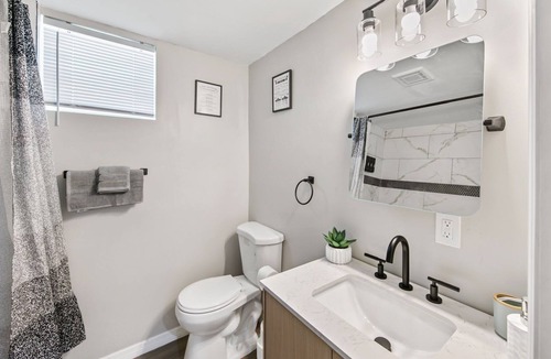 Bayou Oaks House | Newly Renovated Home Close to Everything!