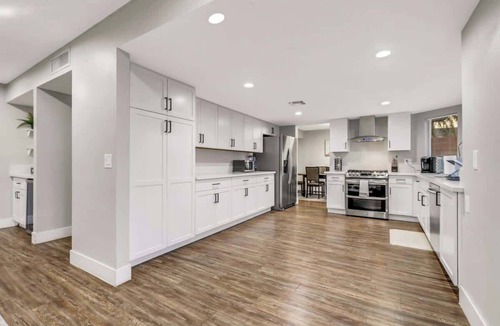 Chinatown House | Newly Renovated Modern Oasis w Pool, Mins to Strip