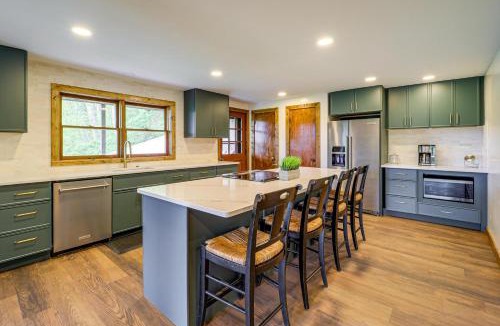 Burnsville House | Newly Renovated MountainTop Escape in Burnsville