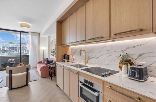 Wynwood Art District Apartment | NoMad Wynwood 1 BR, Balcony and Rooftop Pool
