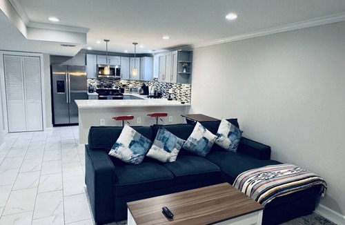North Bethesda House | North Bethesda Gem - Basement - 5 Minutes From Metro