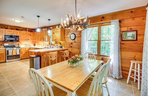 Jasper Cottage | North Georgia Cabin w/Hot Tub & Community Perks!