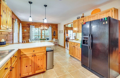 Jasper Cottage | North Georgia Cabin w/Hot Tub & Community Perks!