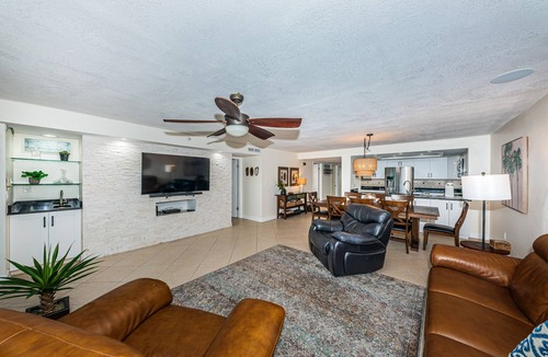 Indian Shores Condo | NOW-July 1 AVAIL-POOL OPEN! BCHFRONT PENTHOUSE MillionView