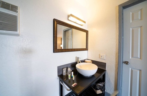 Ocala Hotel | Ocala's Value Victory: Full Beds, Free Bfast, Near Equestrian Events