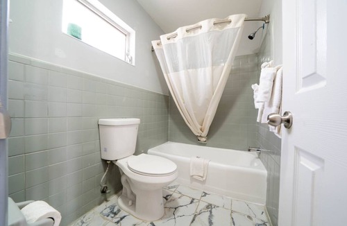 Ocala Hotel | Ocala's Value Victory: Full Beds, Free Bfast, Near Equestrian Events