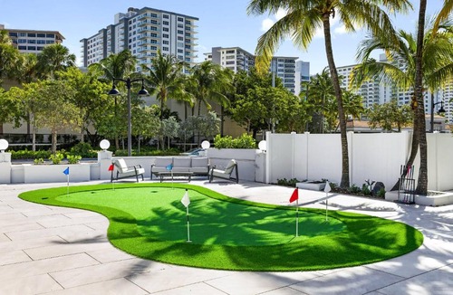 Galt Mile Hotel | Ocean Blvd King Suite Near Beach