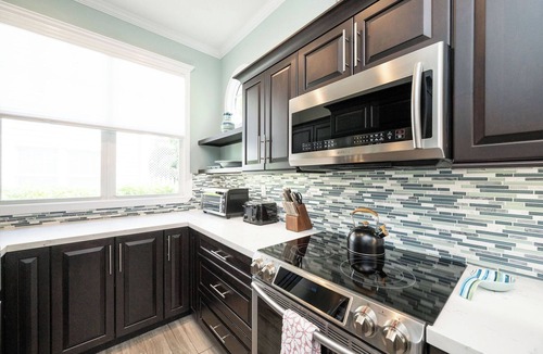 Bahama Village House | OCEAN BREEZE BUNGALOW-Stunning 2 Bedroom/2.5 Bathroom in Truman Annex