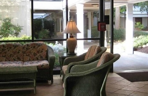 North Ocean City Condo | Ocean City MD Condo- Ocean Front, 2 Bedrooms Plus Den, 2 Full Baths & Sleeps 6