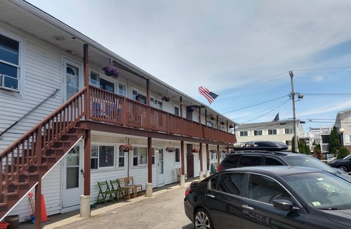 Hampton Apartment | Ocean view 2 bedrooms with a shared pool. apt7