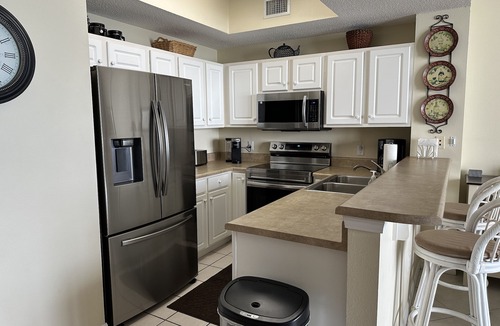 Navarre Beach Condo | Oceanfront Condo. Summerwind East Unit 402, Great Rates for August & September.