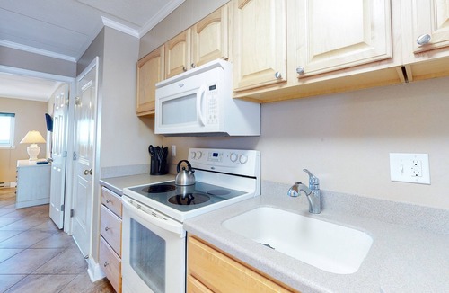 Midtown Ocean City Condo | Oceanfront Condo with Balcony, Gorgeous Views, Washer/Dryer & Free WiFi