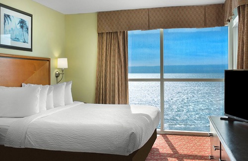 Myrtle Beach Hotel | Oceanfront Family Condo: Indoor Pools, Kitchen | Walk to Downtown Dining