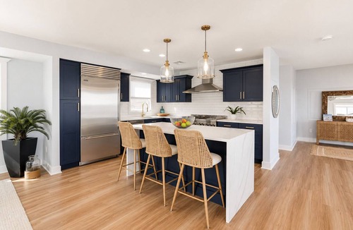 Devon House | Oceanfront Luxury Retreat 7BR 7BA Rooftop Terrace Steps to TYDE Venue