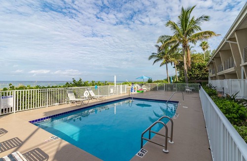Longboat Key Apartment | Oceanfront Oasis – Longboat Key 226 by RVA