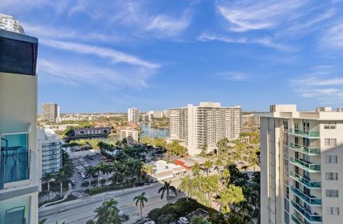 Hollywood South Central Beach House | Oceanfront Penthouse with Pool & Beach Access