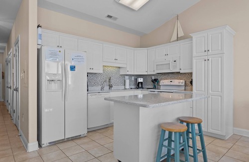 Indian Beach Condo | OCEANFRONT, Top Floor; Ocean Club, Pool, Hot tub; Cleaning & Linens Included