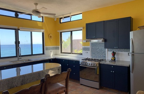 El Sargento House | Oceanfront w/private beach access El Sargento/La Ventana, 3-4bd, 3 ba w/lockout