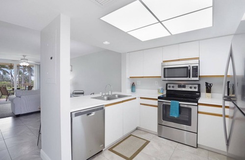 Marco Island Condo | Oceangoing Condo | Pool & Steps to Beach & Food
