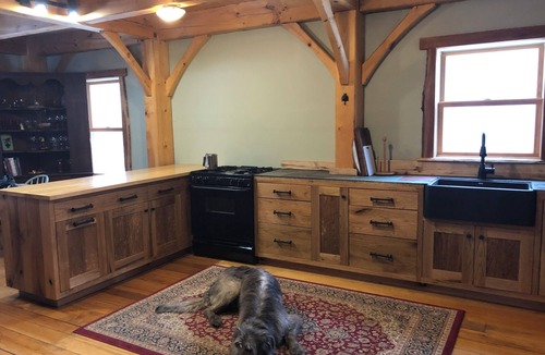 Lincoln House | Off-grid Cabin with modern amenities next to National Forest and Trails