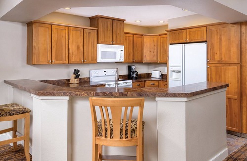 Coeur d'Alene Resort | OFFICIAL LISTING | WorldMark Arrow Point 2BR w/Full Kitchen, Indoor Pool & More