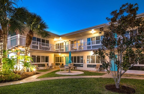 Pompano Beach Condo | One block from Pompano Beach - condo w/shared heated pool & sundeck