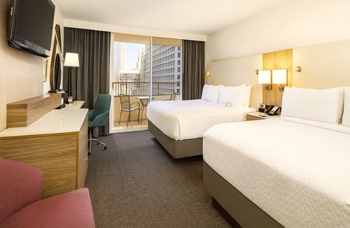 Downtown Dallas Hotel | One Unit | Breakfast Included | Pool Access |