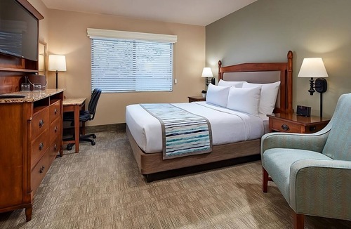 Coronado Hotel | One Unit | Private Parking | Near Beach