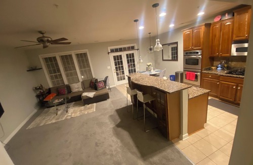 Urbana Condo | Open Floor Plan, Spa Tub, Chef’s Kitchen, King Bed,