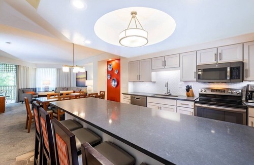 Florida Central Atlantic Coast Condo | Orlando | Family Theme Park Retreat | Pool | 3BR Sleeps 8