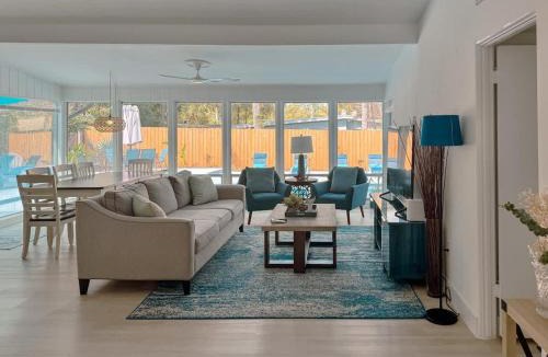 Lake Underhill House | Orlando Villa: Pool Garage & Garden View