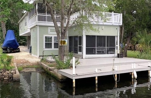 Homosassa House | Otter Shack! The perfect waterfront getaway in Old Homosassa!