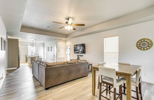 Navarre Cottage | Outdoor Bar & Fire Pit: Navarre Getaway!