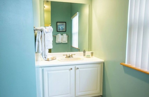Branson Hotel | Ozark Retreat w/Fireplace & Balcony – Ideal for Scenic Getaways