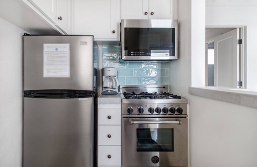 Townsite Condo | Pacific Villa #1 | Relaxing Oceanfront Patio Views