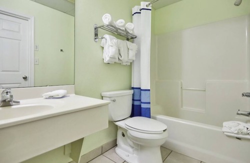 West Panama City Beach Hotel | Palmetto | Classic King + Kitchen | Couples Getaway | Steps to Sand