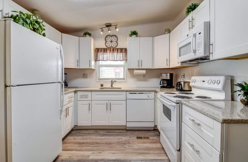 Palmetto House | Palmetto Point - 2 Bed, 2 Bath, 55+ Community. 60 & 90 day minimum stay