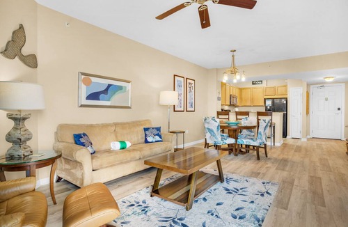 Destin Condo | ⛱️Palms 2608 | Lagoon Pool+ Beach Nearby