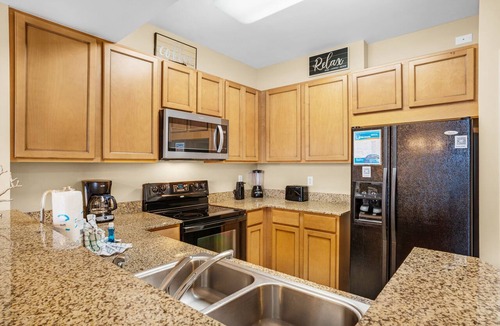 Destin Condo | ⛱️Palms 2608 | Lagoon Pool+ Beach Nearby