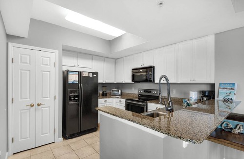 Destin Condo | Palms 2916 | Beach Nearby + Lagoon Pool🌴