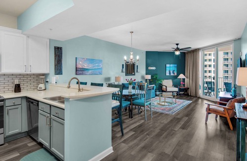Fort Walton Beach - Destin Condo | Palms Resort 2813: 2br, Pools, Courts, Gulf Views & Minutes to Beach!
