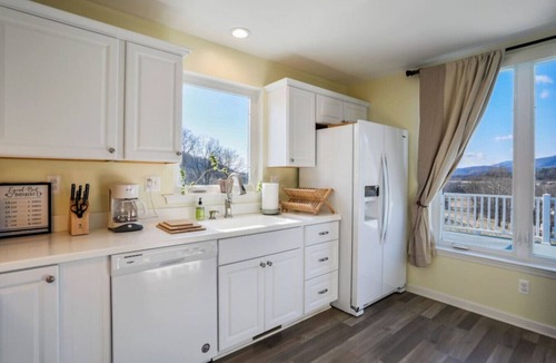 Sperryville House | Pano Views! Old Hollow Estate Horse Farm