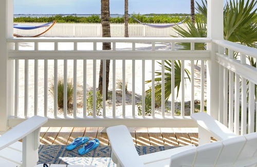 Key West Hotel | Paradise Unit with Convenient Location, Shuttle Service, Onsite Parking, Pools!