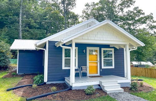 Fairview House | Parker House | 15 mins to Downtown Asheville