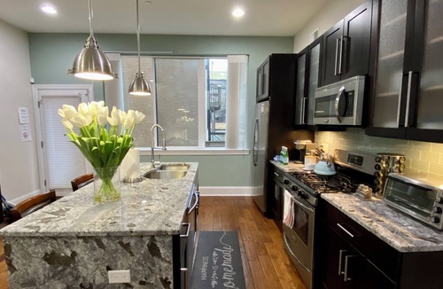 West Poplar House | Parking Roofdeck Hot Tub in Large Home near Convention Center