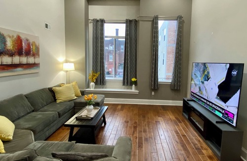 West Poplar House | Parking Roofdeck Hot Tub in Large Home near Convention Center