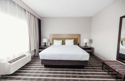 Witmer Hotel | Parkview Inn & Suites, Lancaster Amish Country, PA