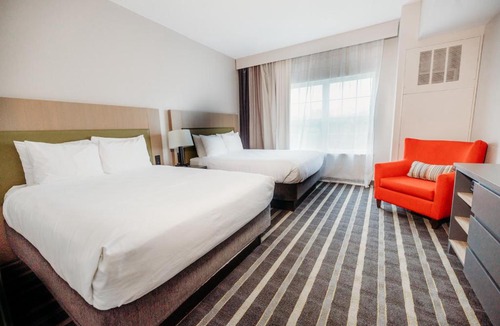 Witmer Hotel | Parkview Inn & Suites, Lancaster Amish Country, PA