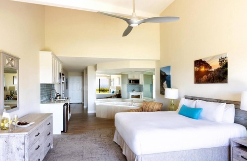 Rio del Mar Hotel | Partial Ocean Spa Studio