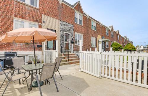 Eastwick House | Patio, 6 Mi to Lincoln Financial! Philly Townhome